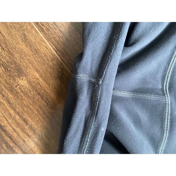 Lululemon 2 21” align crop leggings in grey - Picture 4 of 5
